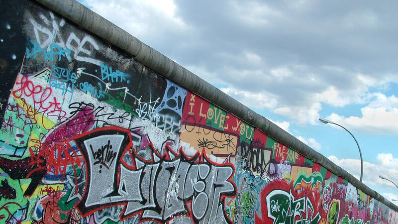 Graffiti Berlin Wall
