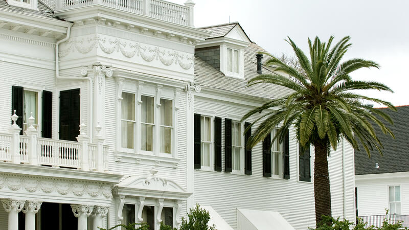 New Orleans Mansion in Garden District