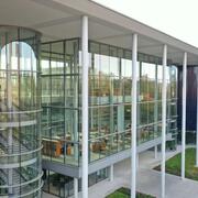 Picture of Evans Hall at the Yale School of Management